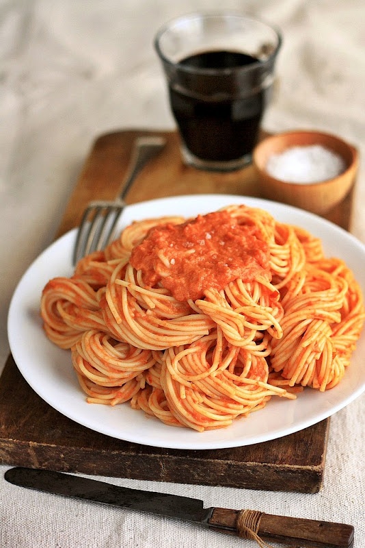 spaghetti-with-vodka-cream-sauceapplepins