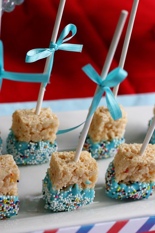 Rice Krispie Pops. These would be way easier than Cake Pops.ApplePins.com