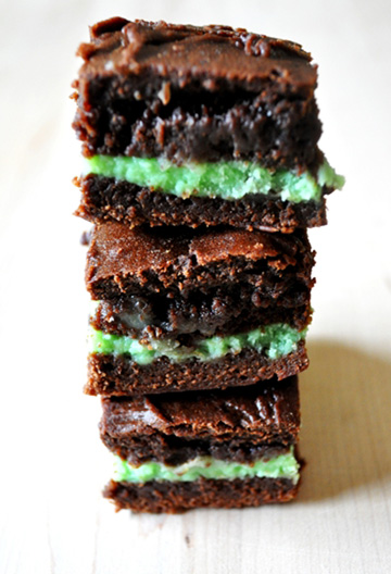 St Patrick's Day BrowniesApplePins.com